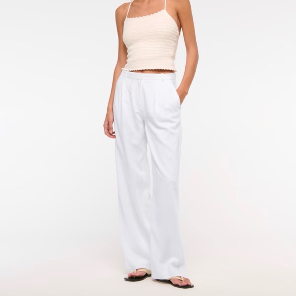 Abercrombie & Fitch Sloane Low Rise Tailored Linen-Blend Pant in White